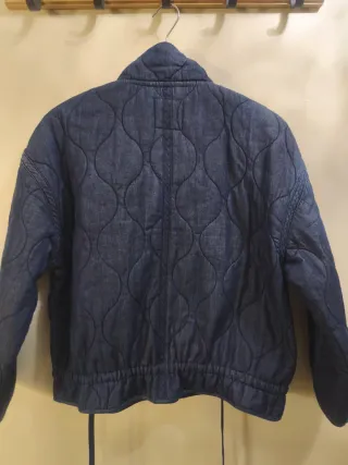 Chaqueta acolchada Stradivarius azul