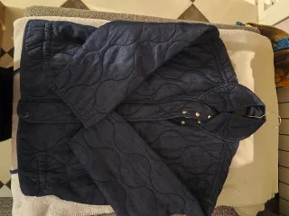 Chaqueta acolchada Stradivarius azul