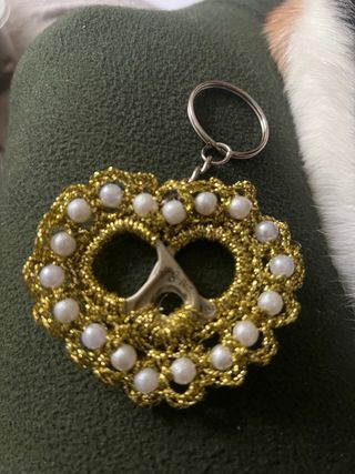 Portachiavi uncinetto perline dorate