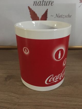Tazza Coca-Cola rossa e bianca