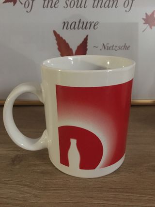 Tazza Coca-Cola rossa e bianca