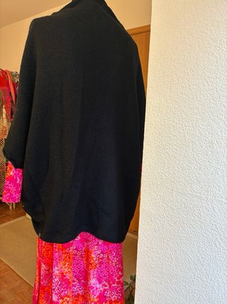 Rebeca lana negra sin mangas