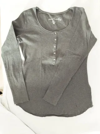 Camiseta H&M manga larga verde, muy abrigada