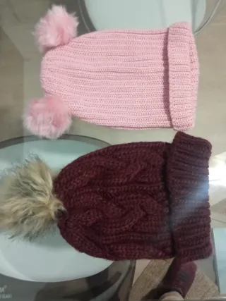 Gorros de lana con pompón