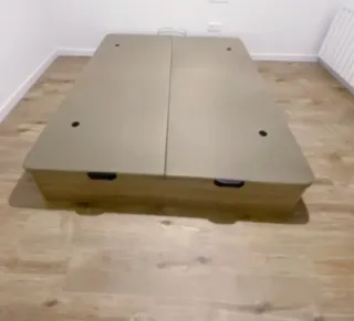 Canapés,colchones,cabezales,mesitas,base