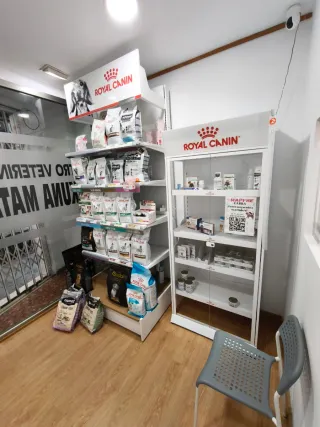 OFERTÓN Vitrina estanteria con cerradura