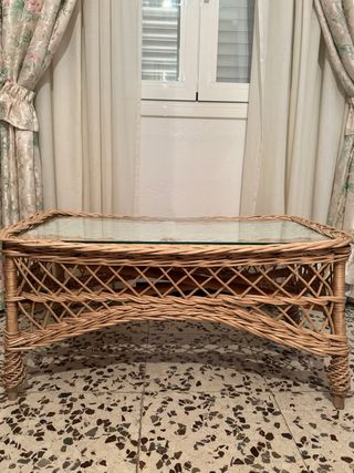 Sofá de mimbre 2 plazas 2 sillones y mesa de minbr