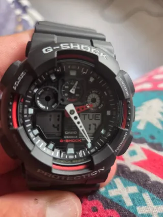 Reloj Casio G-Shock Negro y Rojo