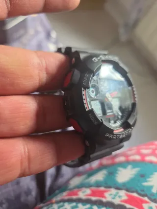 Reloj Casio G-Shock Negro y Rojo