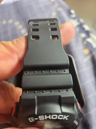 Reloj Casio G-Shock Negro y Rojo