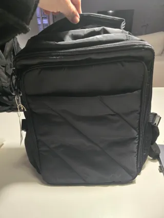 Mochila negra acolchada