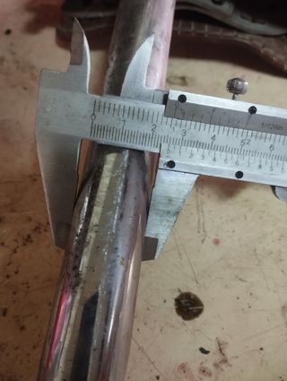 Sillín acabado Cuero Marrón Roto y Tija