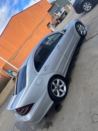 Mercedes-Benz Clase C 2005