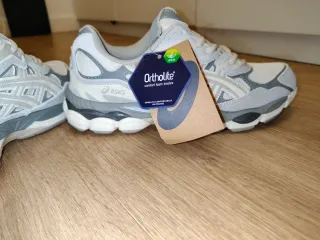 Asics Gel NYC Gris y Blanco