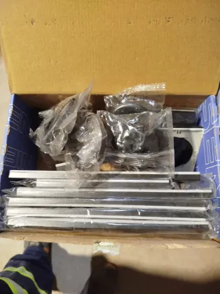 Restos Niessen Tacto Negro