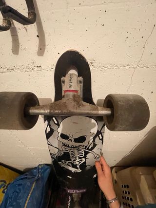 Skate Longboard Negro con Diseño Rojo