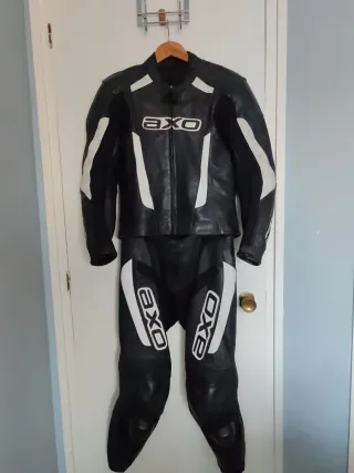 Mono de cuero AXO 2 piezas