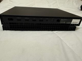 Xbox One X 1TB Negra + Mando 4ta Generación