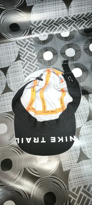 Gorra Nike trail Naranja y Blanca