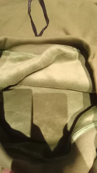 Sudadera verde con pelo interior