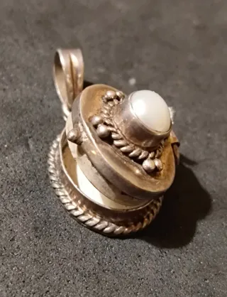 Guardapelo Plata de Ley con Perla