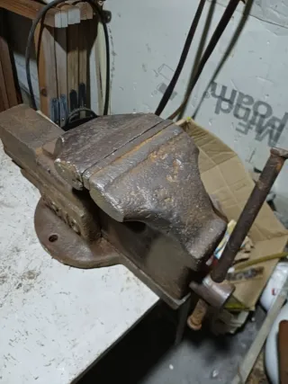 Tornillo de Banco profesional Arno 45kg