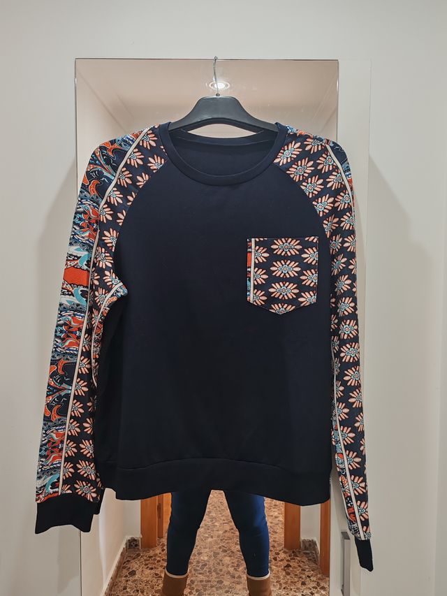 Sudadera mujer negra con estampado