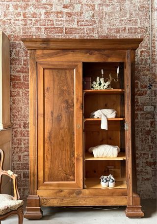 Armario Louis Philippe de nogal macizo, S.XIX