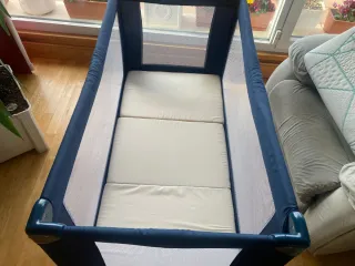 Cuna de viaje con colchón extra