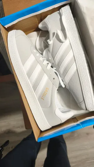 Adidas Gazelle Grises y Blancas