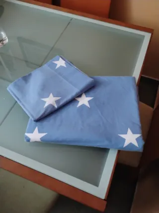 Funda nórdica azul con estrellas blancas. 90 cm