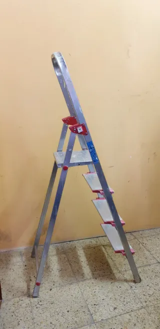 ESCALERA TRANSPORTE INCLUIDO