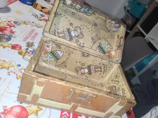 Baúl vintage madera y metal