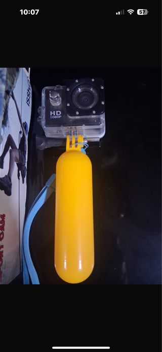 Cámara Deportiva HD 1080p con Flotador Amarillo