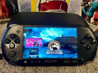 PSP sin uso muchos juegos y pelis