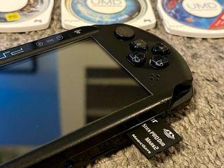 PSP sin uso muchos juegos y pelis