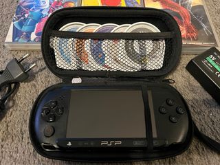 PSP sin uso muchos juegos y pelis