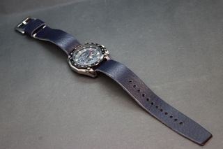 Correa de cuero azul NATO hecha a mano 18-24mm