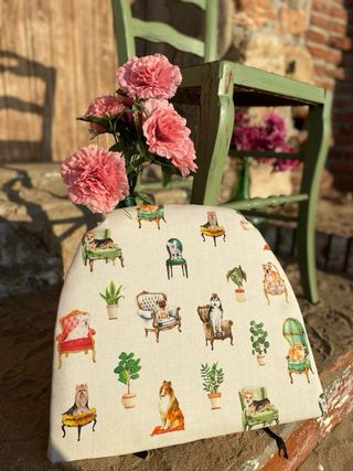 Sedia vintage in legno verde con griglia