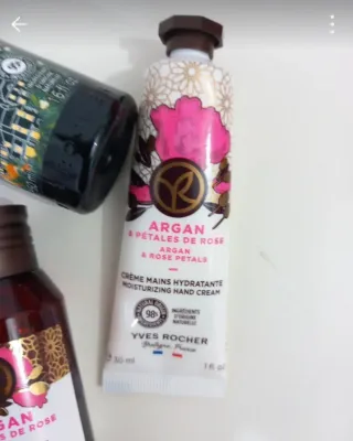 Yves Rocher Argan & Rose Petals Set