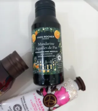 Yves Rocher Argan & Rose Petals Set