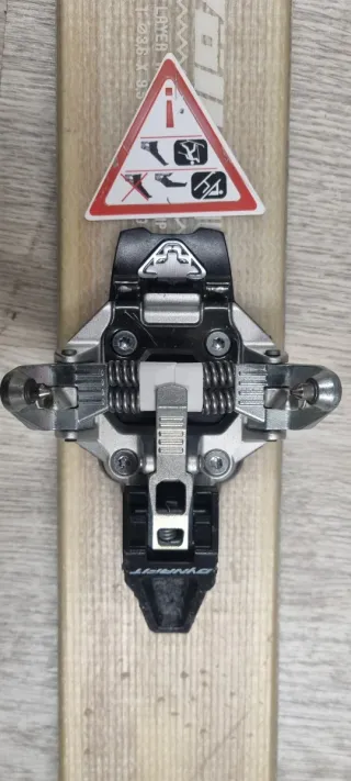 Skis Montaña Travesía Volkl Nutara 177 + pieles