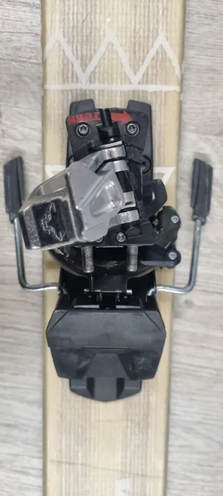 Skis Montaña Travesía Volkl Nutara 177 + pieles