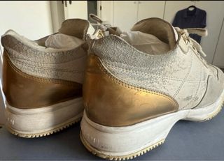 Sneakers Zapatos Hogan beige y doradas. Talla 37.5