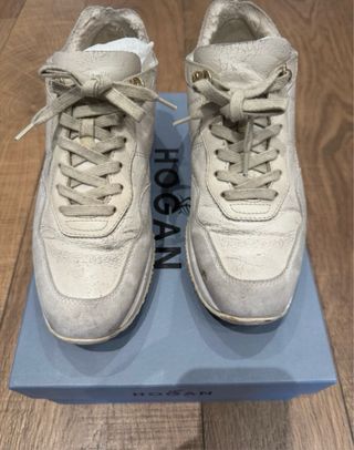 Sneakers Zapatos Hogan beige y doradas. Talla 37.5
