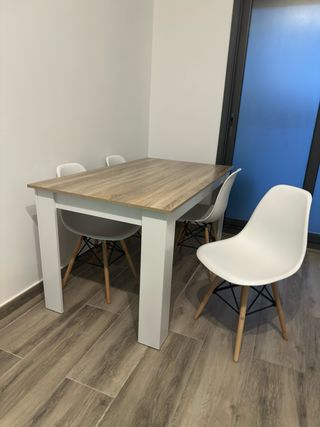 Mesa Comedor/Cocina Blanca y 4 Sillas