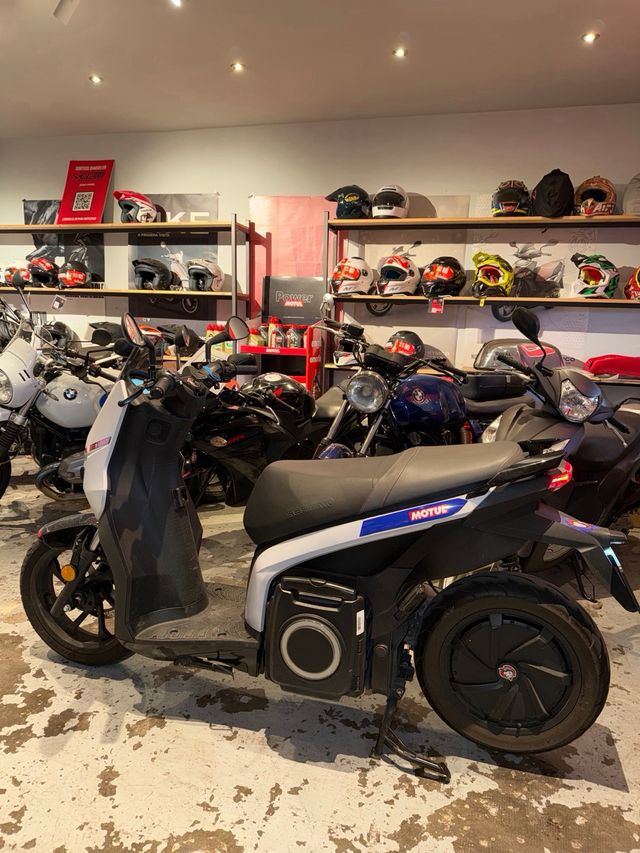 SEAT MO SILENCE S01 2022