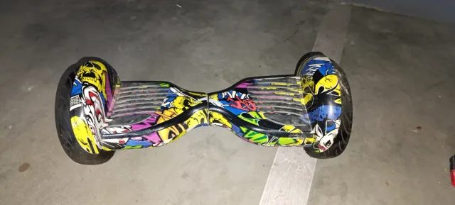 Hoverboard con diseño graffiti