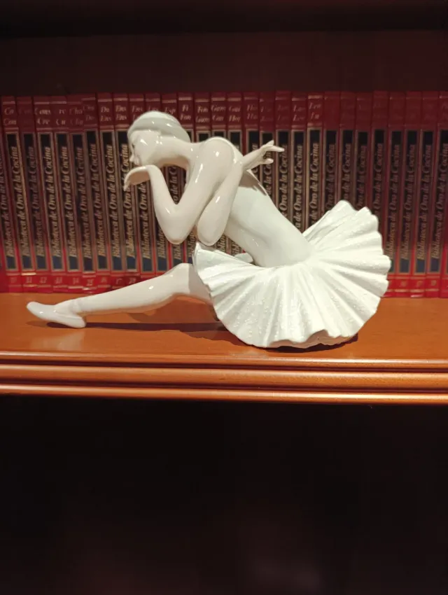Ballerina in porcellana Lladro fatta a mano