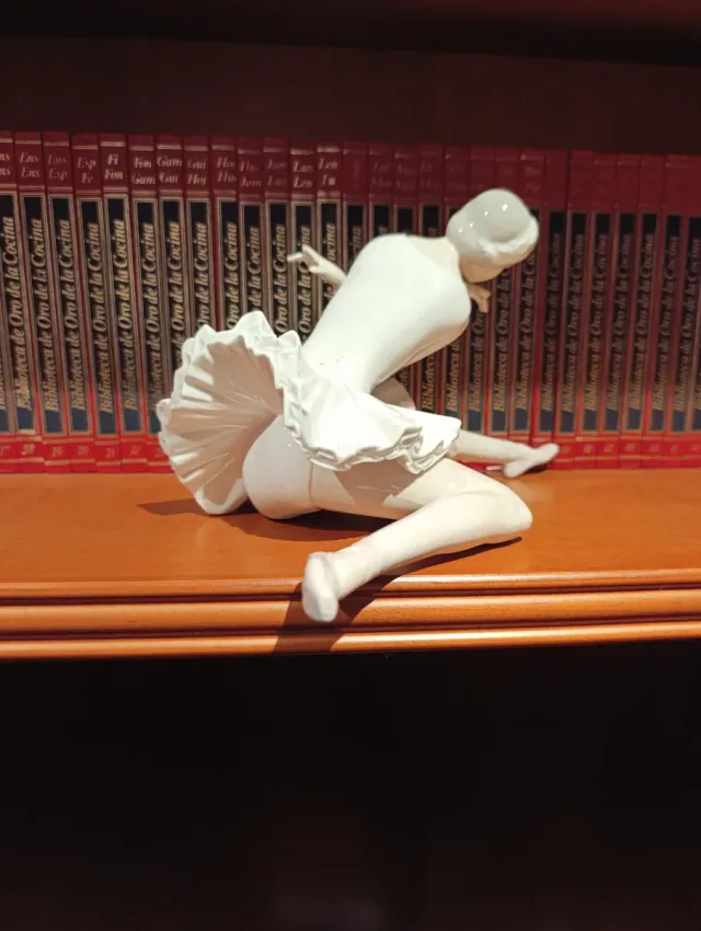 Ballerina in porcellana Lladro fatta a mano